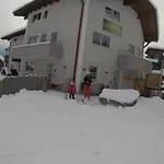 Bergauf With Hot Tub *