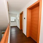 Feriehus Bergauf With Hot Tub Neukirchen am Großvenediger
