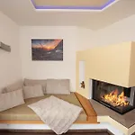 Bergauf With Hot Tub Neukirchen am Großvenediger