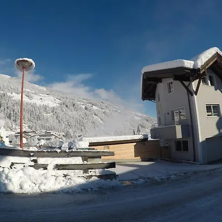 Bergauf With Hot Tub