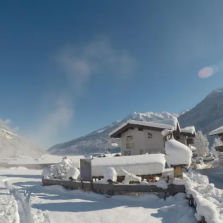 Bergauf With Hot Tub * Neukirchen am Grossvenediger