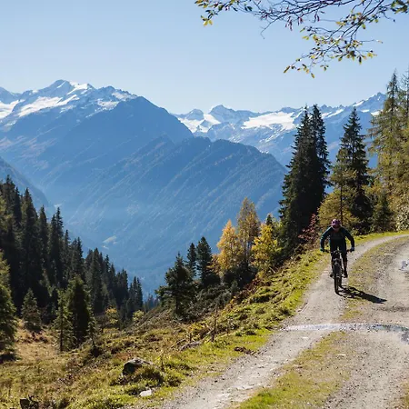 Bergauf With Hot Tub