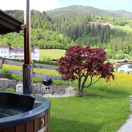 Casa vacanze Bergauf With Hot Tub Neukirchen am Großvenediger