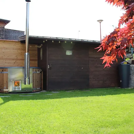 Bergauf With Hot Tub Prázdninový dům