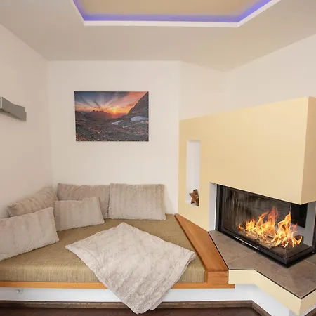 Bergauf With Hot Tub Neukirchen am Großvenediger