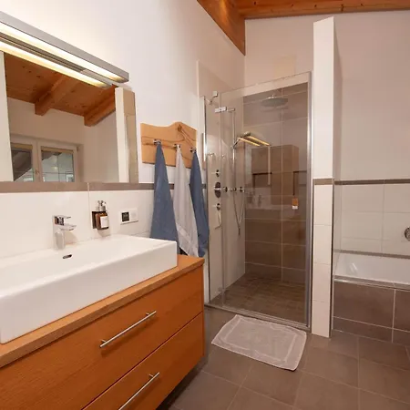 Bergauf With Hot Tub