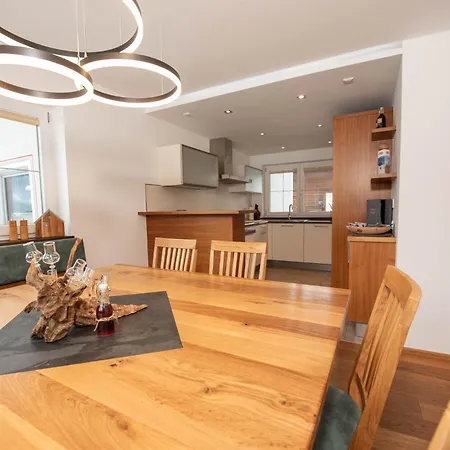 Bergauf With Hot Tub Prázdninový dům Neukirchen am Großvenediger