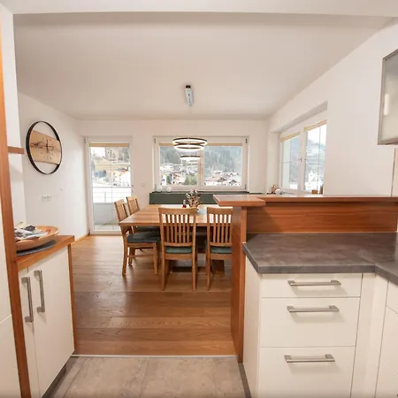 Bergauf With Hot Tub *