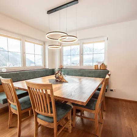 Bergauf With Hot Tub